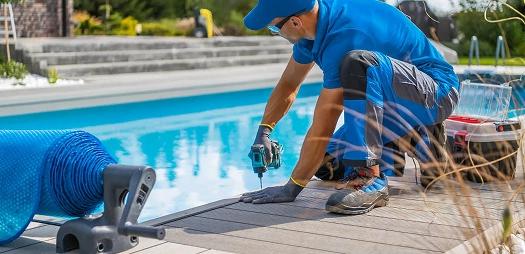 Swimming Pool Cleaning
