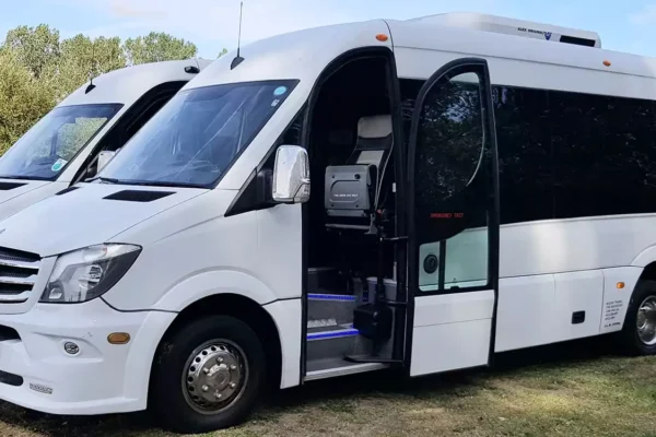 Why Minibus Hire UK Is the Smart Choice for Travel to Every Transport Hub UK